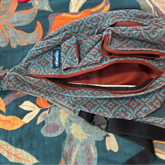 Kavu Patterned Rope Bag - Picture 3 of 5